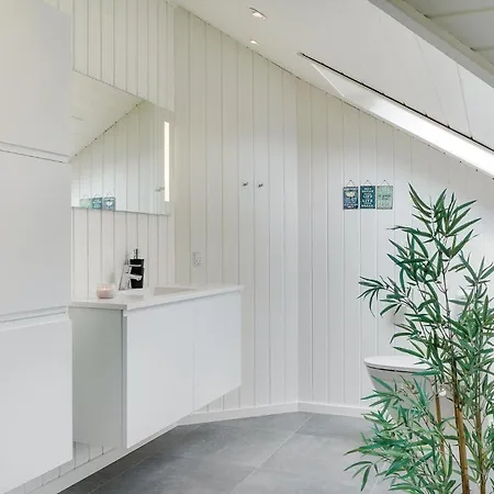 펜션 Four-bedroom In