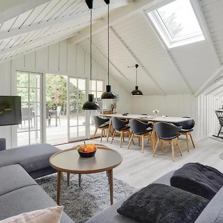 Semesterbostad Four-bedroom In *